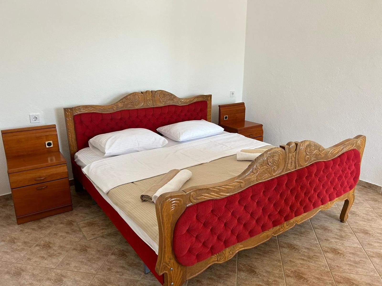 Sunny Terraces Apartment Cetinje